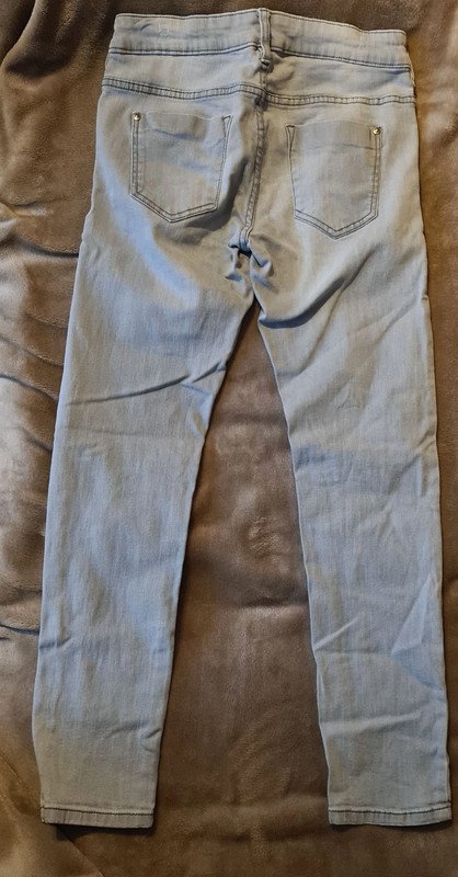 Graue (Stretch-)Jeans im used look von here + there