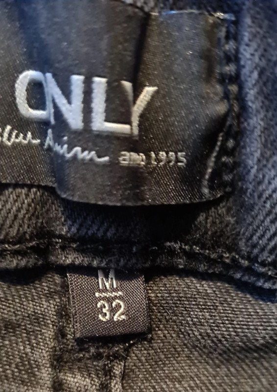 Dunkelgraue Stretch-Jeans von Only Größe M/32