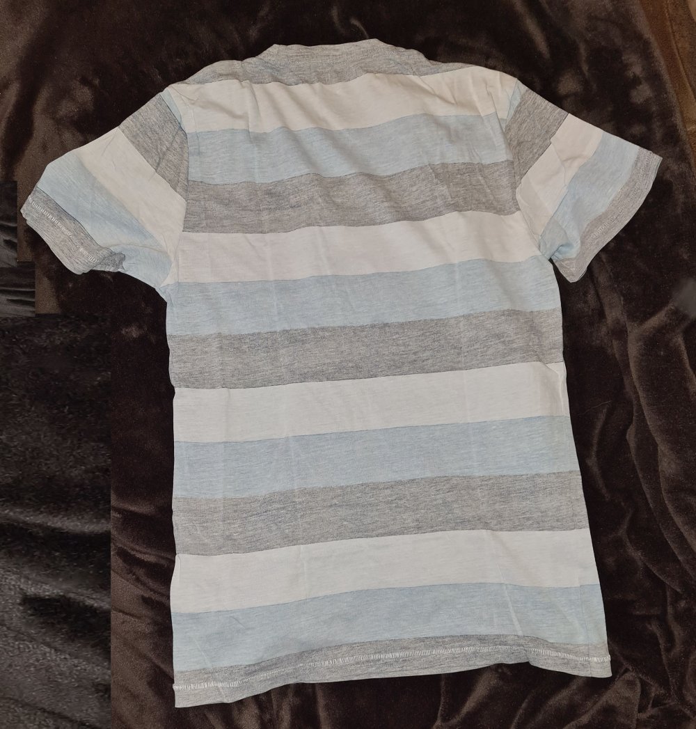 Blau-grau-weiß gestreiftes T-Shirt von Only & Sons