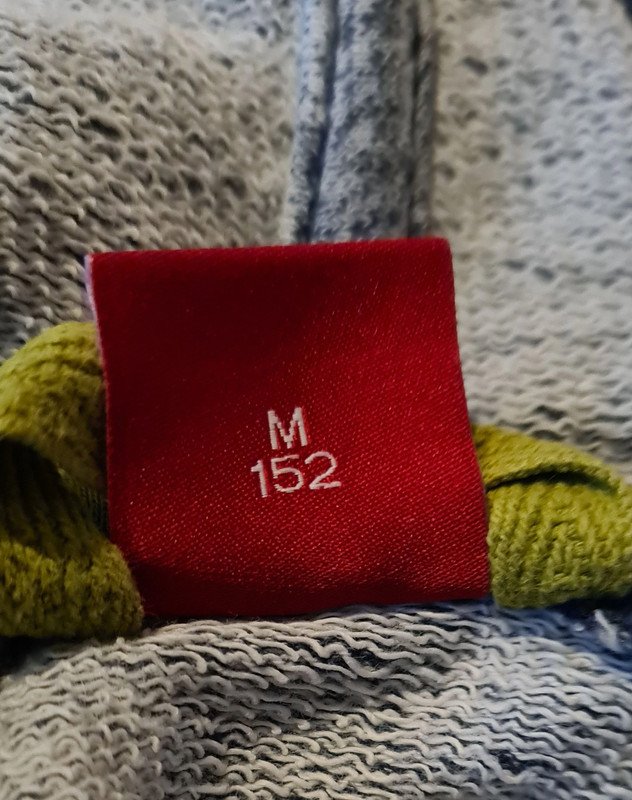 Grau melierte Sweatjacke von S. Oliver mit Kapuze