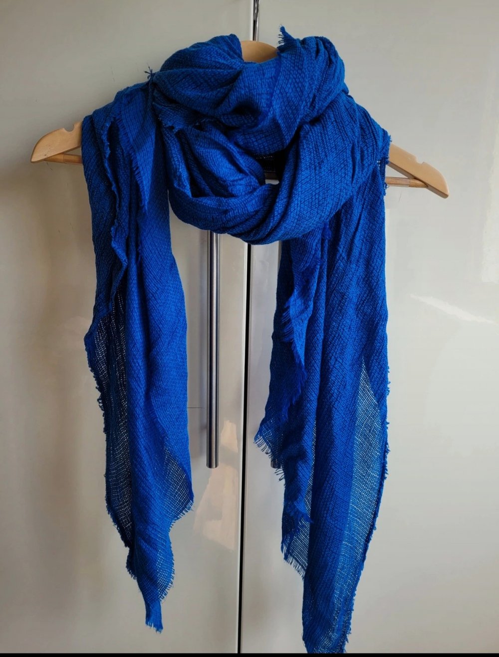 Zara Oversize XXL Schal / Tuch Fransen übergroß königsblau knallblau royalblau blau ausgefranst Blogger oversized Stola Knit Strickschal Strick Basic unisex