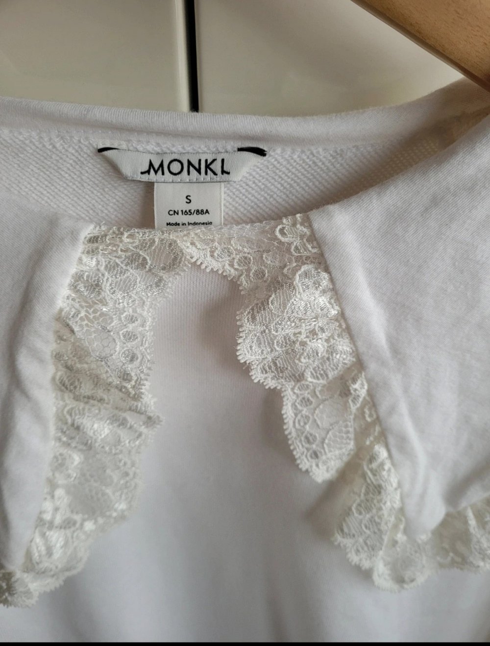 Monki Vintage Sweatshirt Bubikragen Sweater Retro 70er Puffärmel 70s Peter Pan Kragen Latzkragen Spitze Spitzenkragen Sweater Oversize Ballonärmel Zara