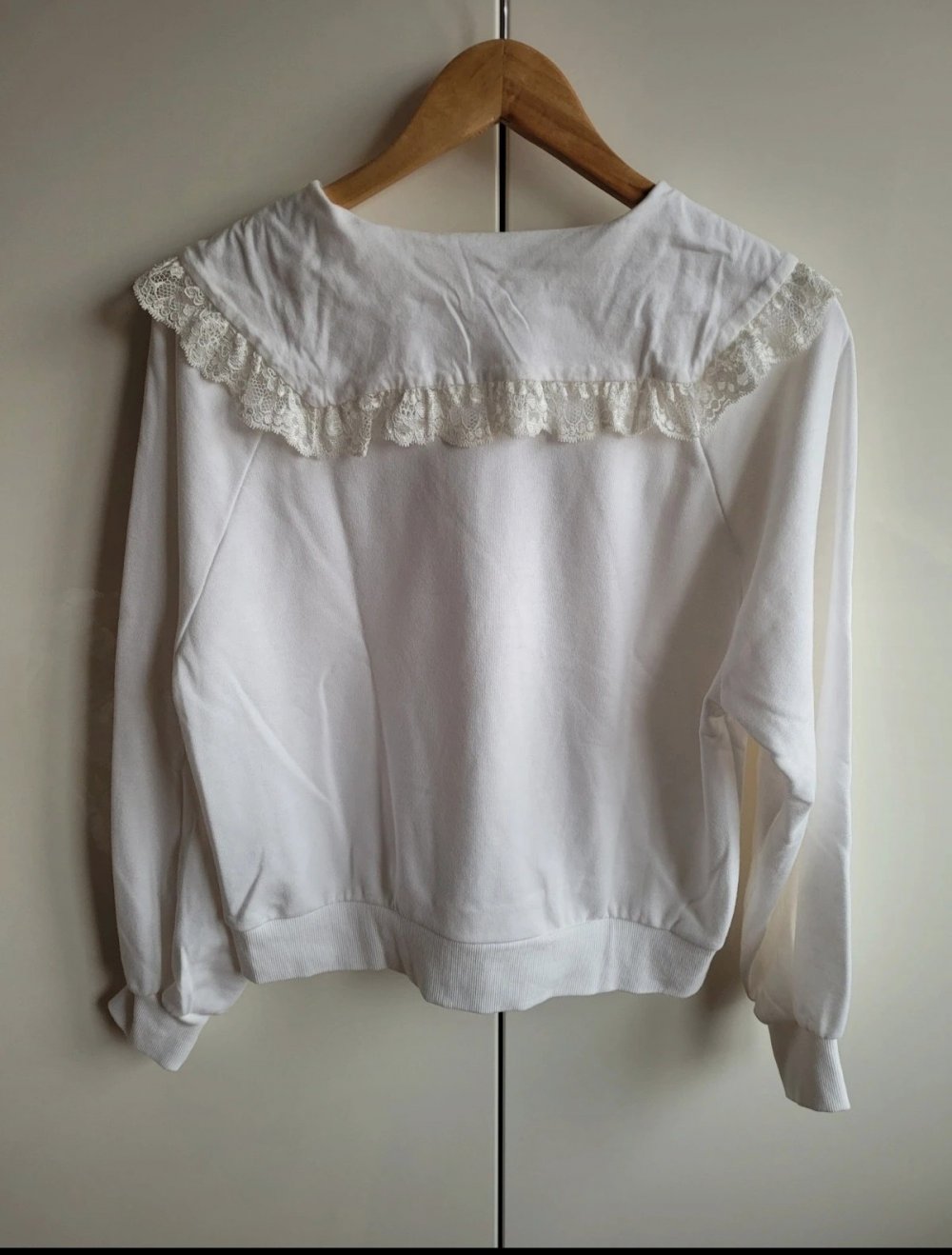 Monki Vintage Sweatshirt Bubikragen Sweater Retro 70er Puffärmel 70s Peter Pan Kragen Latzkragen Spitze Spitzenkragen Sweater Oversize Ballonärmel Zara