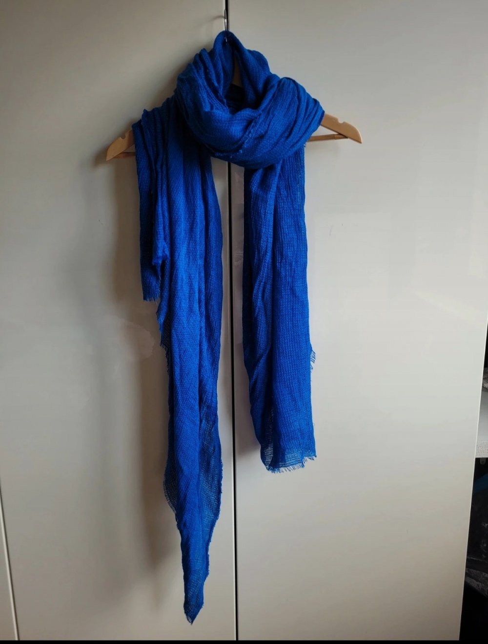 Zara Oversize XXL Schal / Tuch Fransen übergroß königsblau knallblau royalblau blau ausgefranst Blogger oversized Stola Knit Strickschal Strick Basic unisex