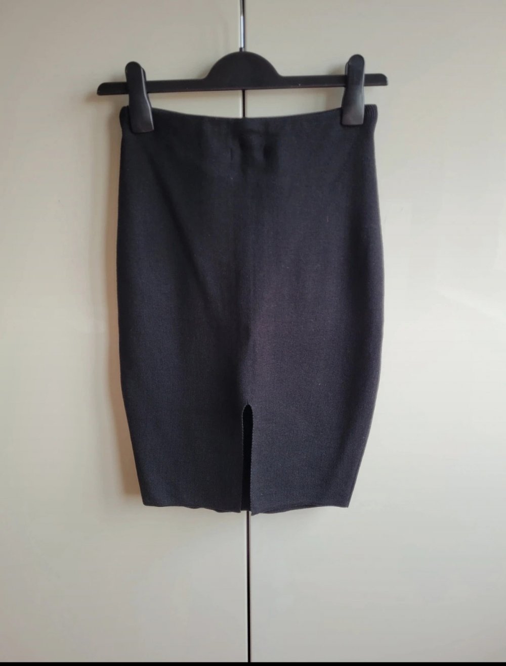 Luc-ce High Waist Bleistiftrock mit Schlitz Basic Strickrock Midirock Strick Rock Stretch Röhrenrock Zara Style figurbetont Stretchrock geschlitzt knielang