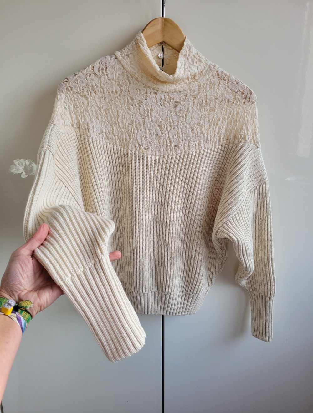 Zara Strickpullover mit Spitze Häkelspitze Stehbund creme Rippenstrick Oversize Knit Boho Gipsy Gypsy Hippie Blogger