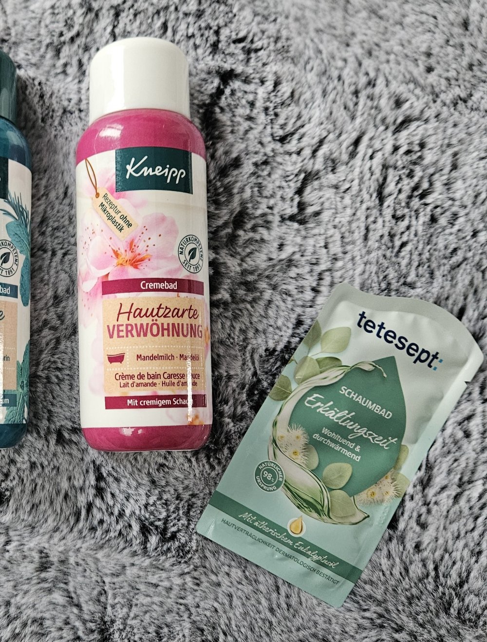 Verschiedene Kosmetikartikel