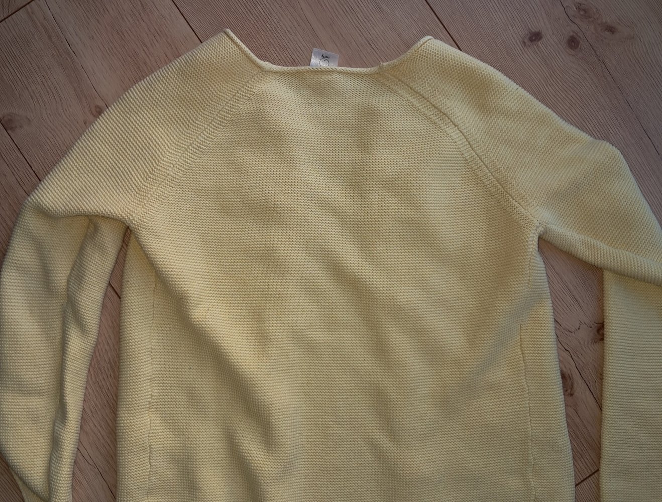 Gelbe Strickjacke mit Miffy Stickerei, Größe 122 von Next