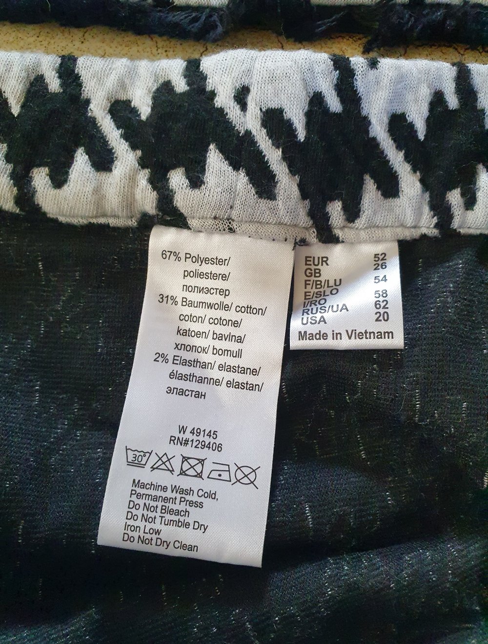 Rock in 52 Oberteil in 54