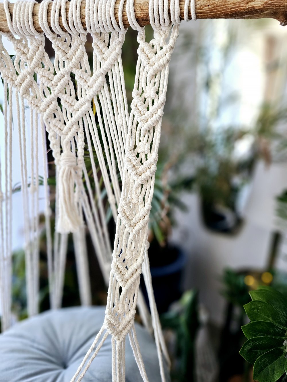 Makramee Macrame Katzenschaukel Wandbehang neues Kissen Holz Handmade Baumwolle Unikat
