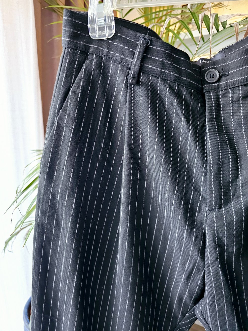 Bershka Hose Carrot loose fit Größe 31 sehr guter Zustand 