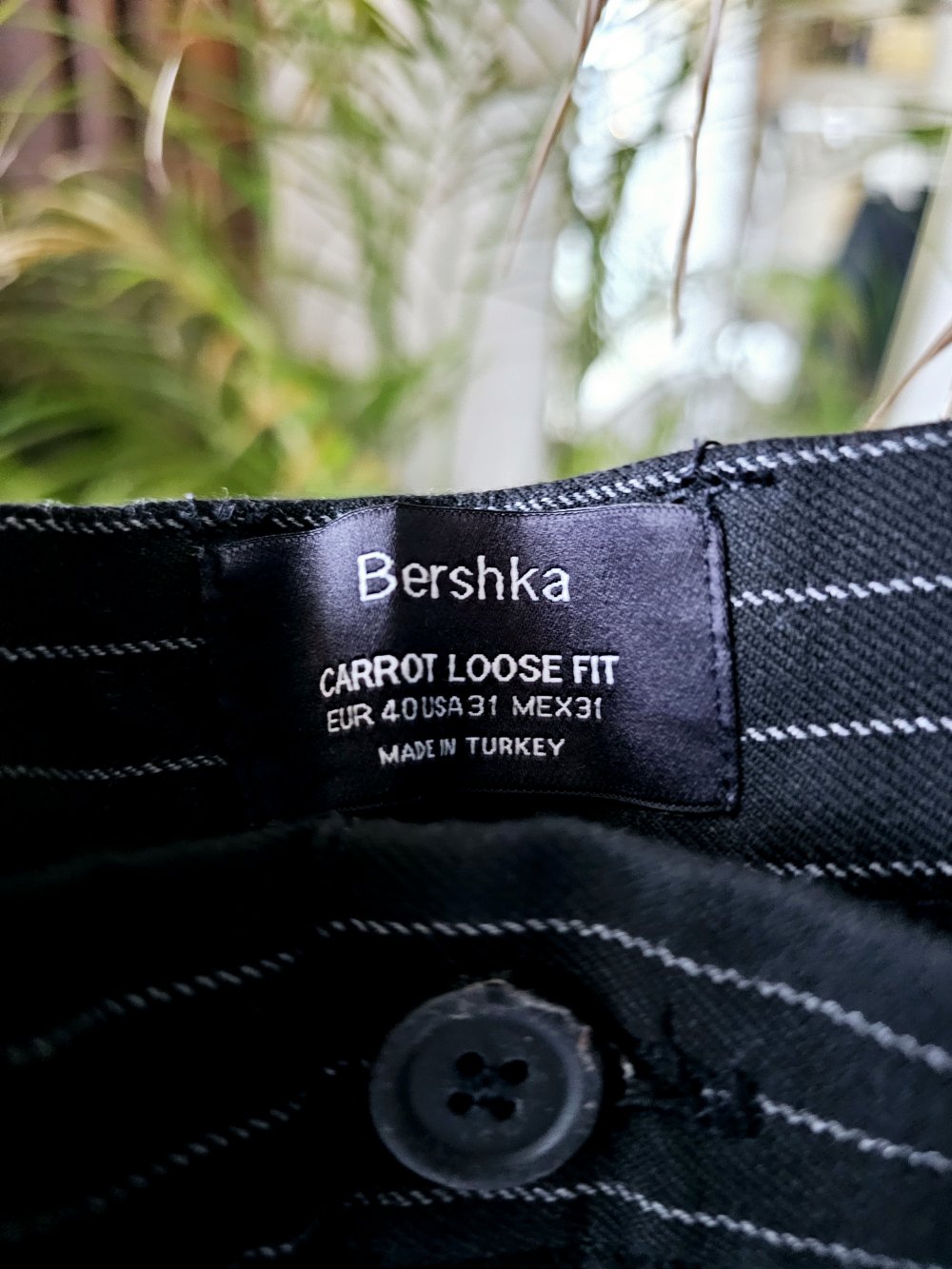 Bershka Hose Carrot loose fit Größe 31 sehr guter Zustand 