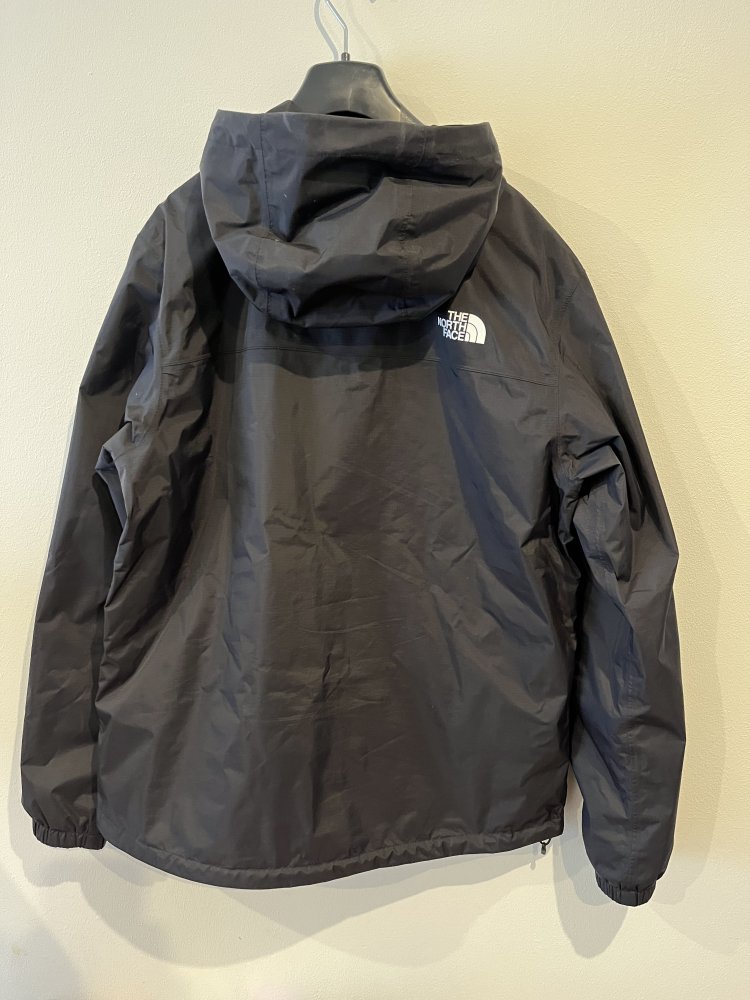 The North Face Regenjacke in schwarz und Größe M