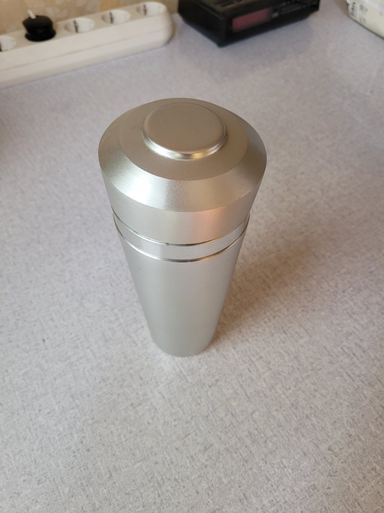 Cocktailmixer mit Zitruspresse