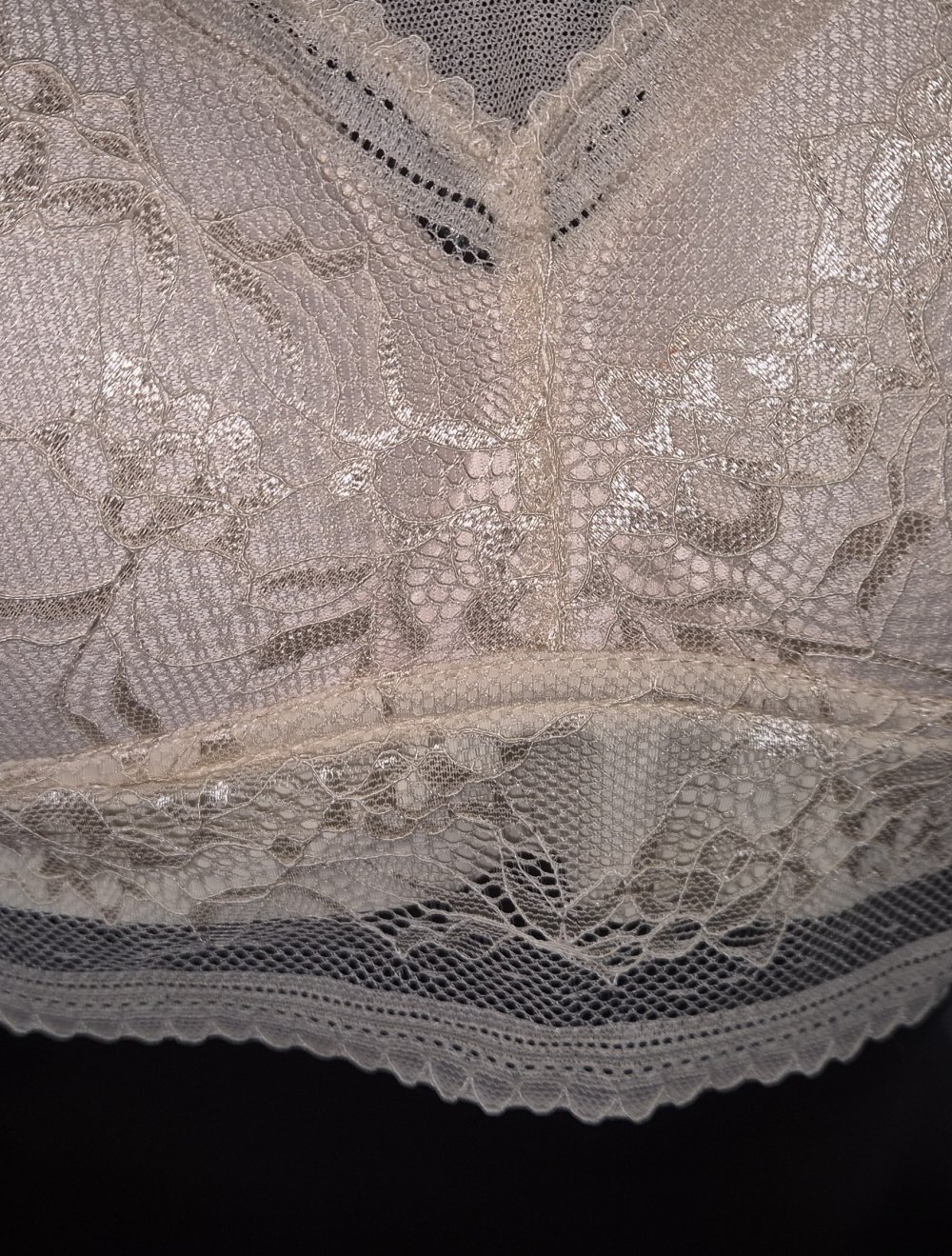 beiger nahtloser BH Gr. XXL 40-44 C