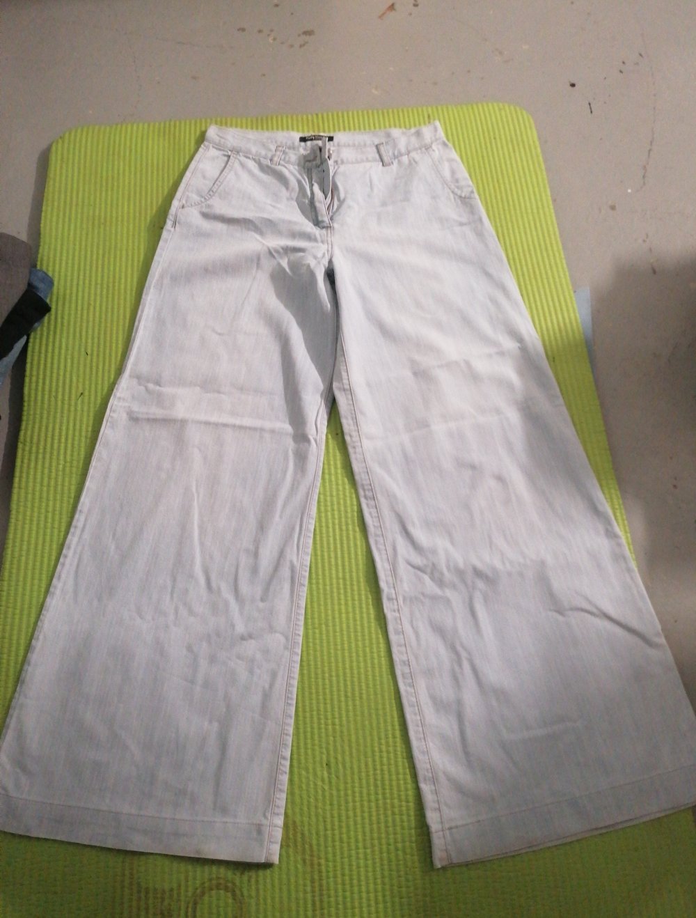 Tolle Hose mit ausgestellte Bein