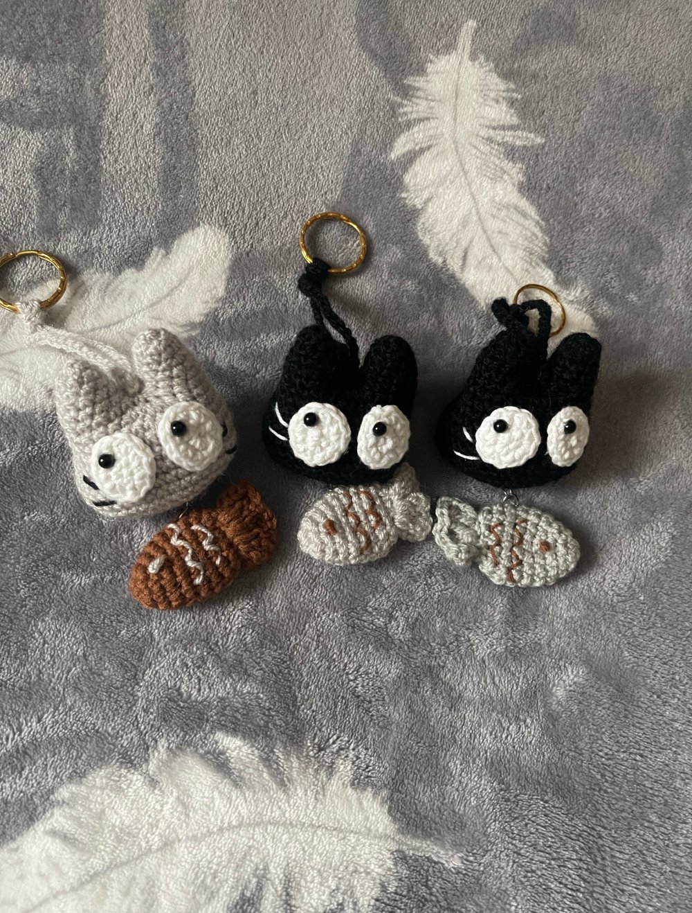 Häkeln Schlüsselanhänger Katze mit Fisch