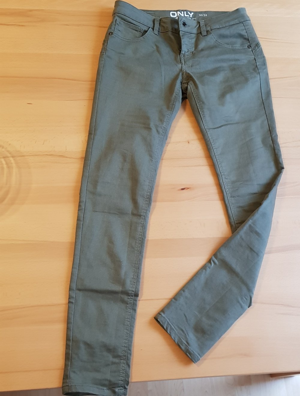 Only Jeans in Khaki-Farbe