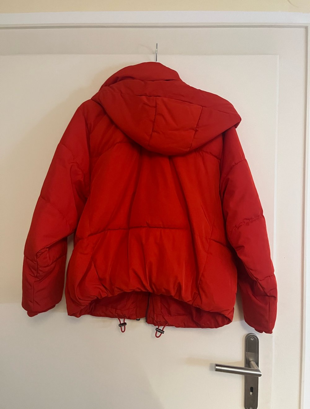 rote Winterjacke