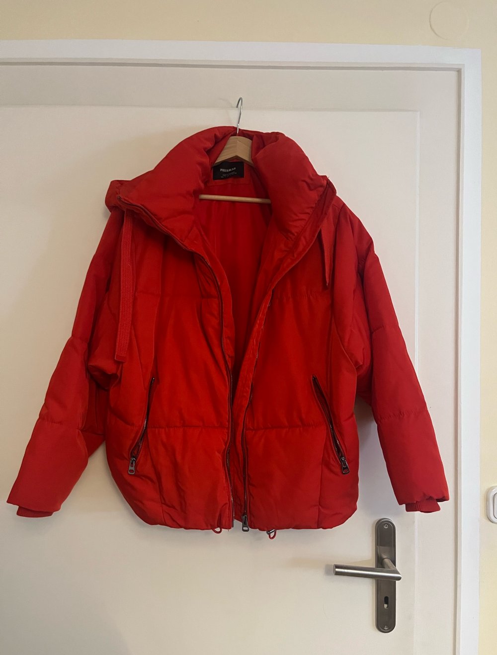 rote Winterjacke