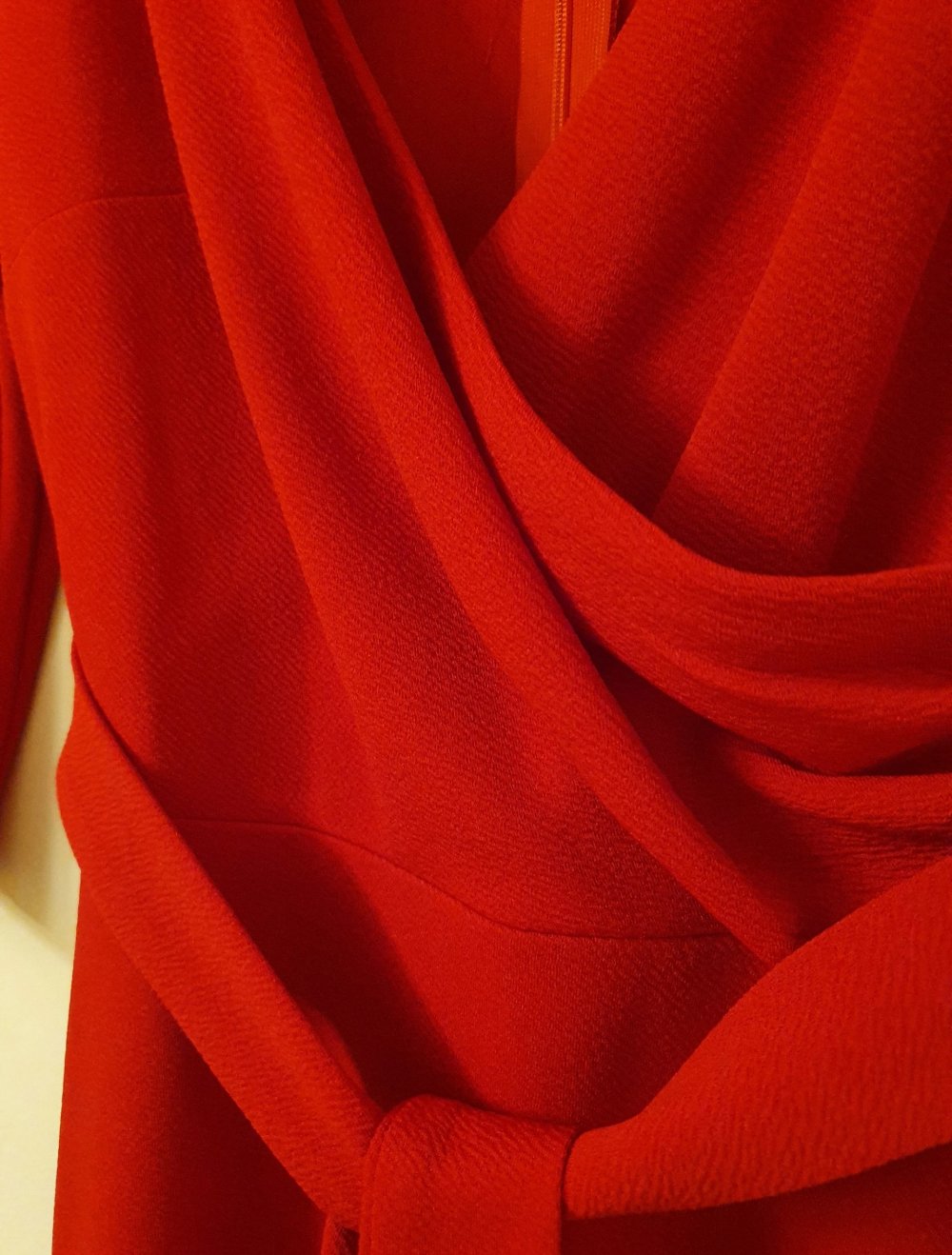 Wunderschönes rotes Kleid