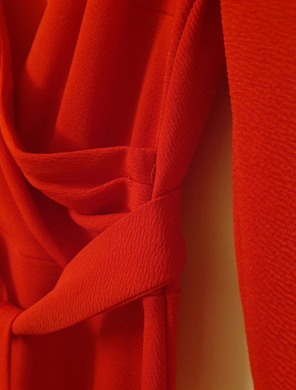 Wunderschönes rotes Kleid