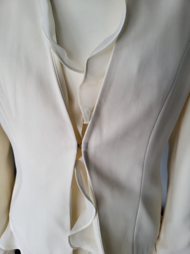 sehr elegantes Jäckchen Bluse mit Chiffon