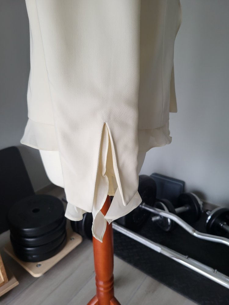 sehr elegantes Jäckchen Bluse mit Chiffon