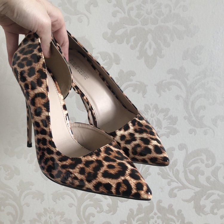 Leo Lack High Heel Pumps spitz 40