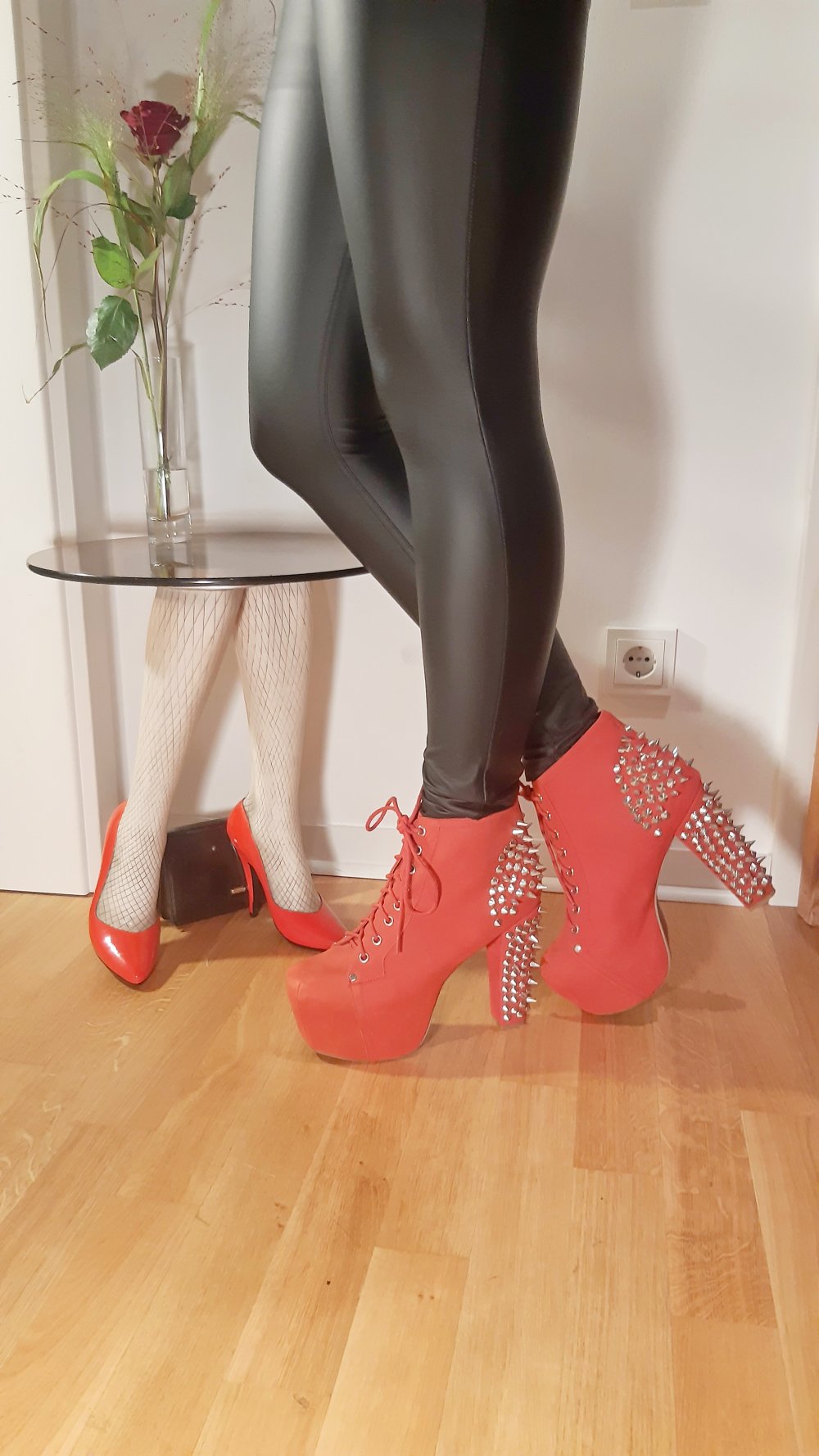 Jeffrey Campbell Lita Studded Spike Nieten rot Plateau Boots 40 punk gothic Emo