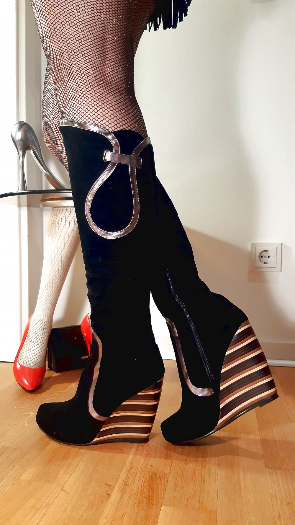 High Heel Stiefel Hippie Boho schwarz gestreift 60s Keilabsatz velour Plateau 39