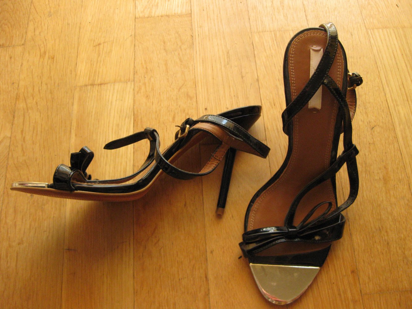 Zara High Heel schwarz Stiletto Lack Sandaletten 39