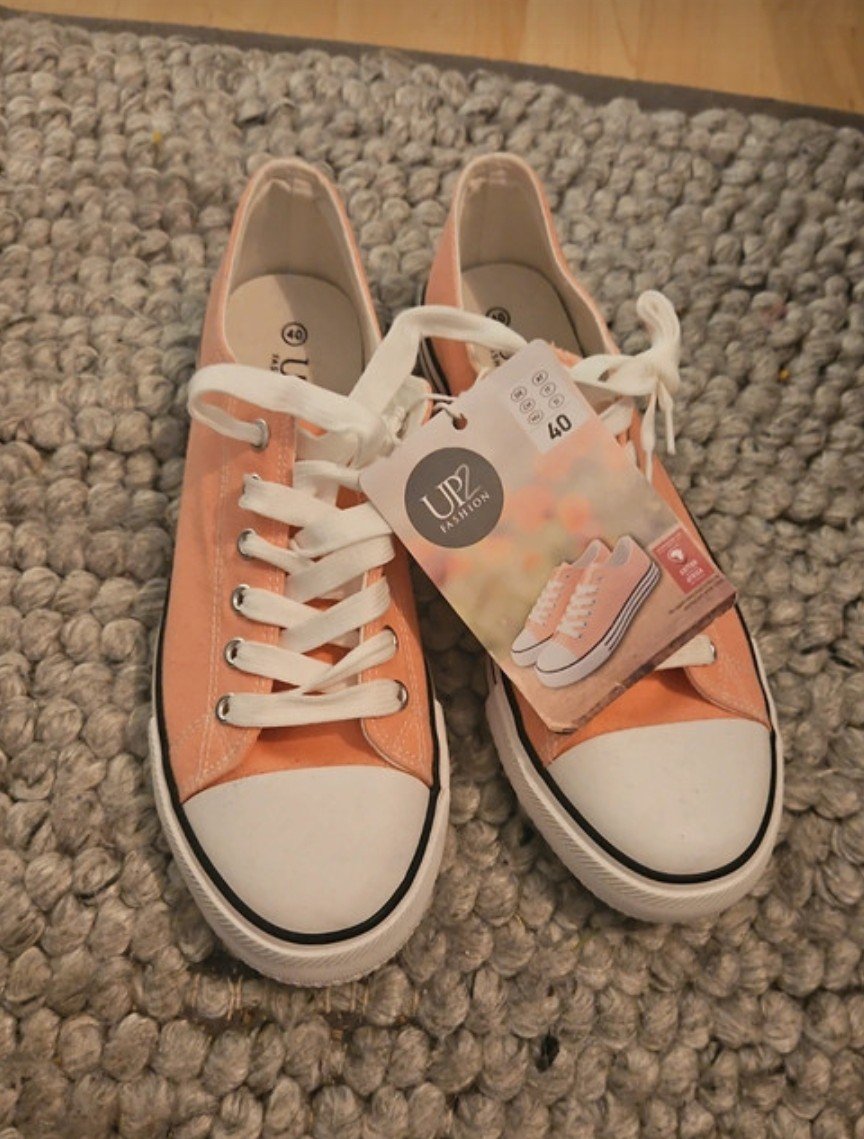 Canvas Sneaker apricot Gr 40 - neu