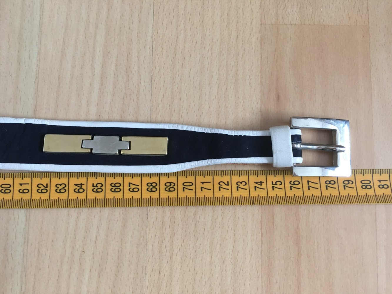 AKRIS - schmaler Gürtel 100 % Leder, blau / dunkelblau gold silber weiß