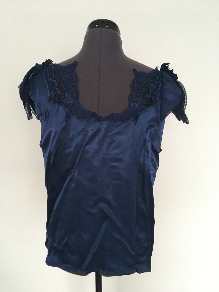 NEU - T-Shirt dunkel Blau, Applikationen + Perlen - Gr. S / 36 , M / 38