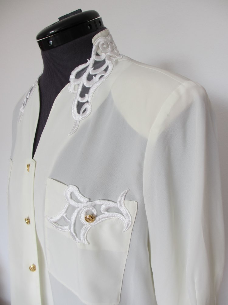 Vintage Hemd-Bluse mit goldenen Knöpfen und Applikationen, weiss creme gold -  Gr. 40 / L
