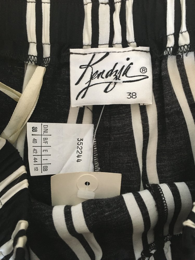 NEU mit Etikett - Kendzia leichte Hose mit Gummibund, schwarz weiß gestreift - Gr. M / 38