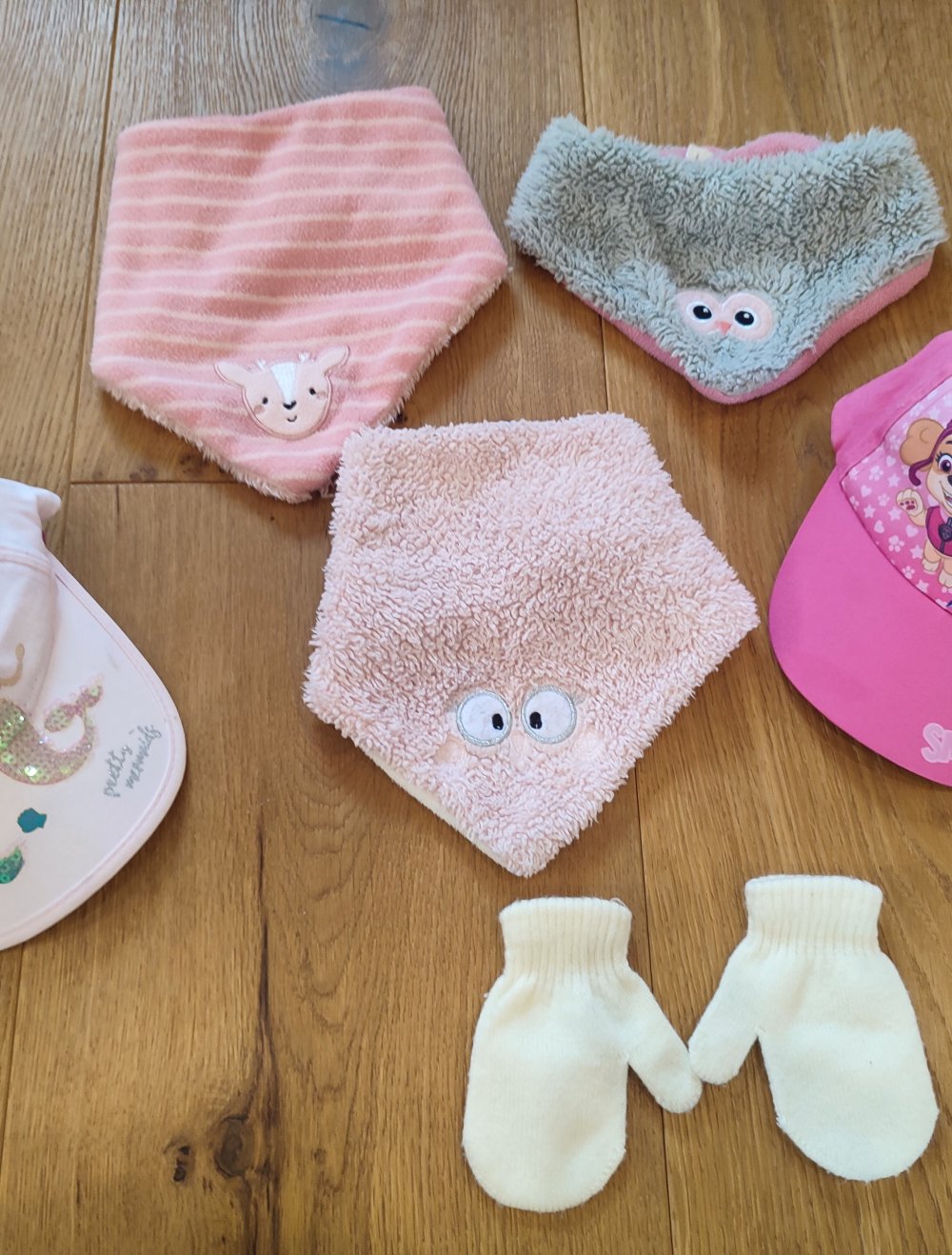 Tücher, Capy, Handschuh