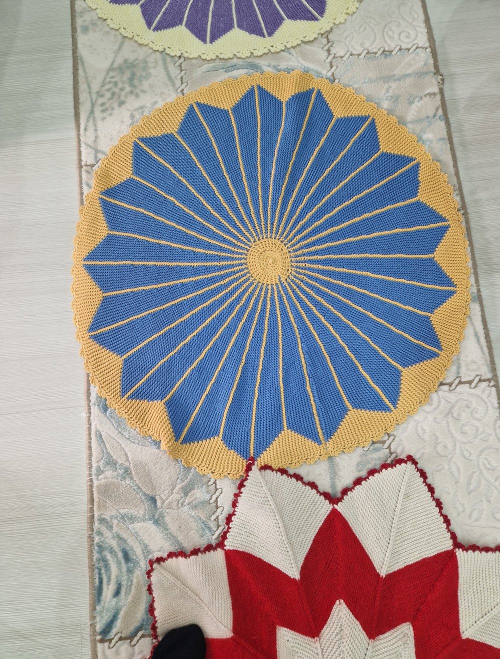 Selbstgestrickte Rund Teppich