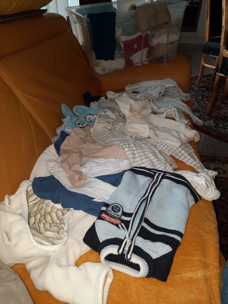 Babykleidung unisex Gr. 62/68