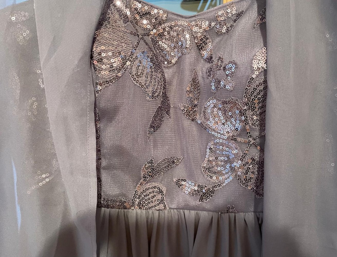 Cocktailkleid grau mit Stola