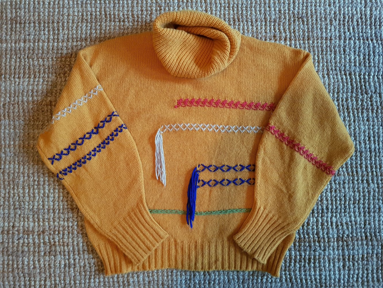 Kuscheliger gelb-oranger Rollkragenpullover von Benetton in M