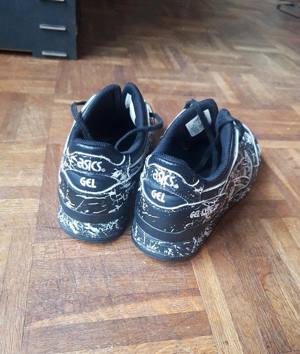 Asics Gel Lyte 3 Gr. 40,5 schwarz mit Sprenkeln. US 8, 26 cm