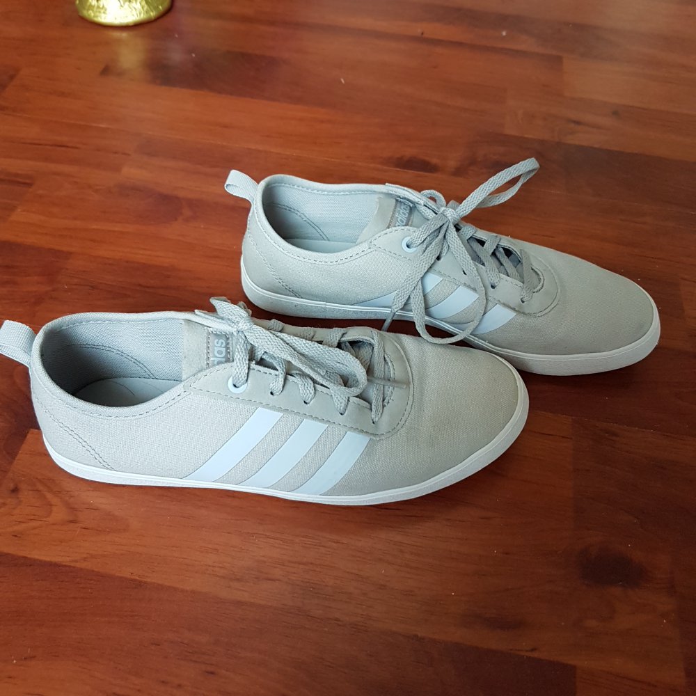 Hellgraue Adidas Sneaker Ortholite Sohle