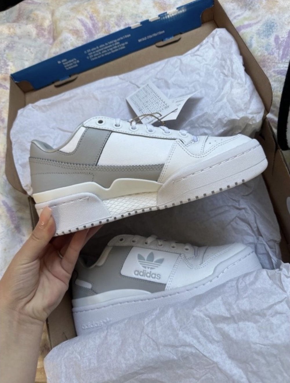 Neue Adidas Forum Bold J