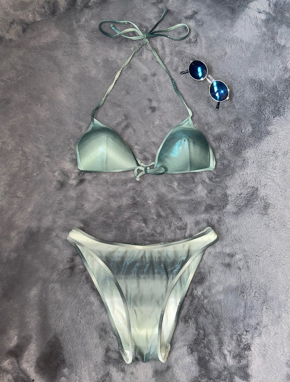 Glitzer Bikini aus Sizilien
