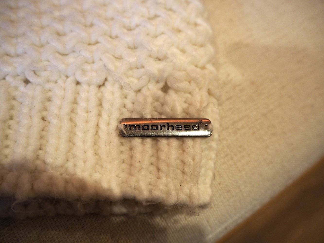 Kuschelige Strickmütze in Cremeweiß