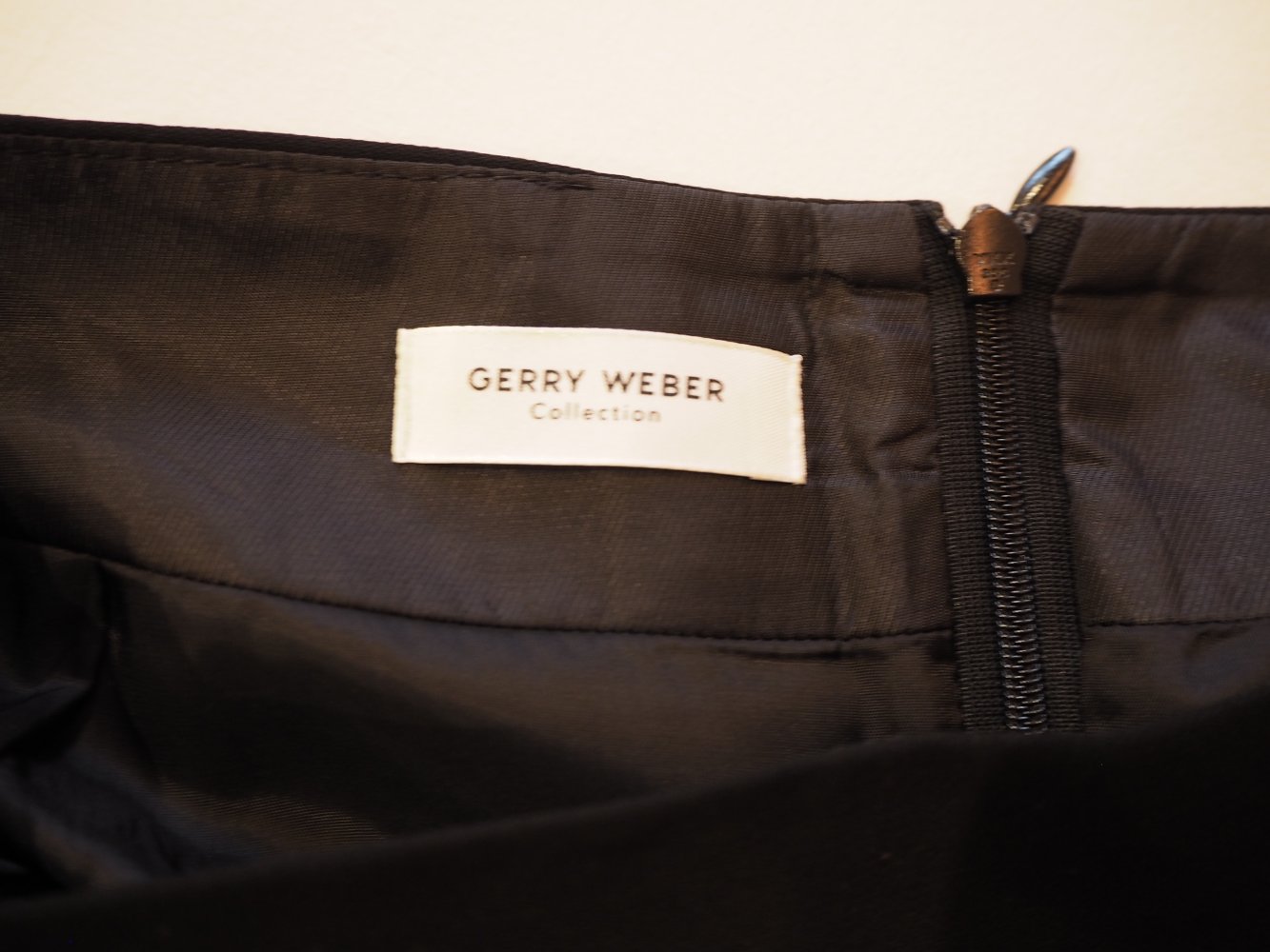 Zeitlos eleganter schwarzer Bleistiftrock