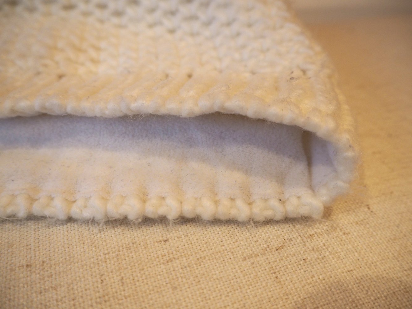 Kuschelige Strickmütze in Cremeweiß