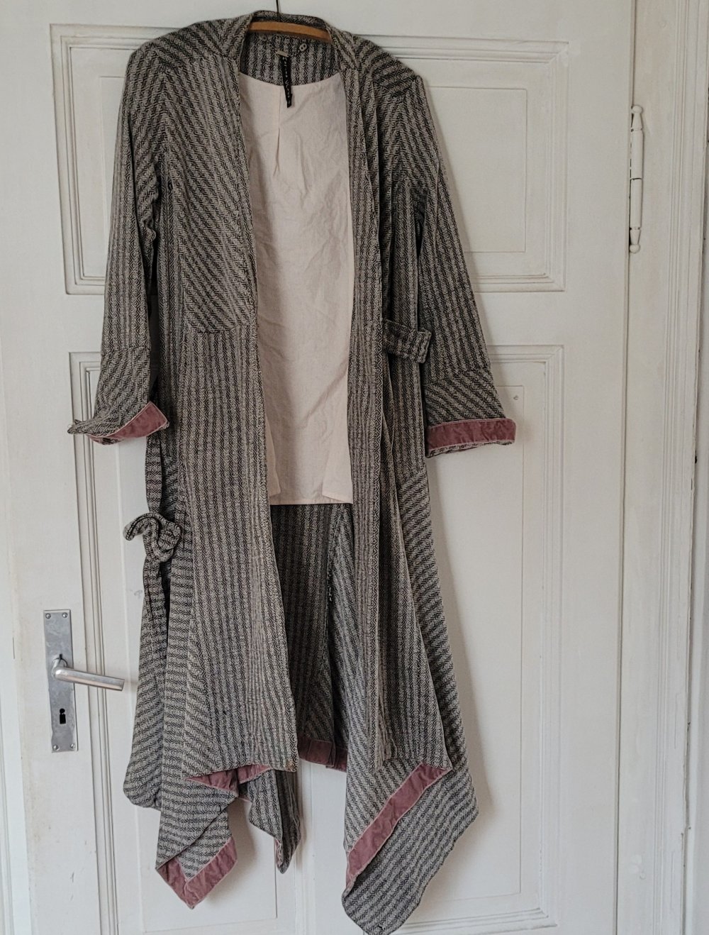 asymmetrischer Frühlingsmantel